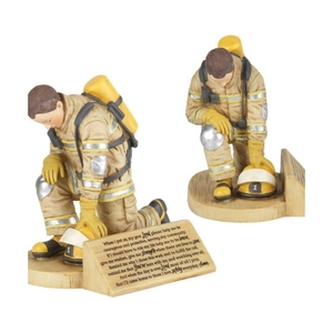 Figurine de table en résine personnalisée de <span class=keywords><strong>pompier</strong></span> à genoux en uniforme en pierre de résine - Product Image 1