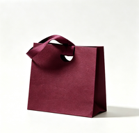 Ensemble de sacs cadeaux en papier gaufré de luxe et de boîtes rigides pour bijoux, emballage cadeau personnalisé avec ruban satiné uni pour bijoux
