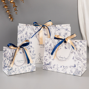 Bolso de mano estilo europeo con lazo vintage de flores azules, bolsa de regalo para festivales, bolsa de papel para envolver, bolso de maquillaje con lazo. - Product Image 1