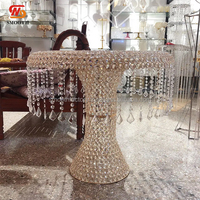 Table à gâteau en cristal lisse et résistante avec pompon en cristal, table ronde pour la présentation de gâteaux et de desserts pour mariage, fête d'anniversaire