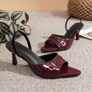 <span class=keywords><strong>Sandali</strong></span> in Pelle Verniciata <span class=keywords><strong>Bordeaux</strong></span> - <span class=keywords><strong>Tacco</strong></span> a Spillo con Cinturino e Punta Affusolata per Feste Serali, Scarpe da Donna - Product Image 1