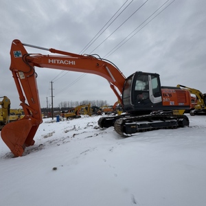 Excavadora Hitachi ZX240 5B de 24 Toneladas con Motor y Bomba Isuzu para Alquiler con Pocas Horas de Uso en África Occidental y Regiones Desérticas de Oriente Medio - Product Image 1