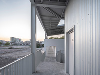 Bâtiment préfabriqué moderne en métal, structure en acier multi-étages pour appartements commerciaux, bureaux, hôtels, écoles