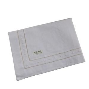 TC001: Tovaglia Beige/<span class=keywords><strong>Ecru</strong></span> con Orlo a Giorno Fatto a Mano e Ricamo a Pois Svizzeri - Product Image 1