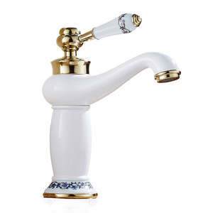 Robinet de <span class=keywords><strong>lavabo</strong></span> rétro en laiton, style européen antique, en porcelaine bleue et blanche, monotrou, eau chaude et froide, vente en gros - Product Image 4