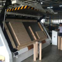 Vente directe usine : Machine d'assemblage haute fréquence pour cadres en bois massif et bambou, avec pompe et moteur 20KW, facile à utiliser