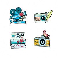 Broche Appareil Photo Cartoon Coloré Polaroid Goutte d'Huile Médaille Badge Sac Unisexe