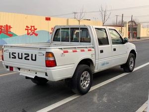 Pick-up double cabine <span class=keywords><strong>4x4</strong></span> personnalisé d'<span class=keywords><strong>occasion</strong></span>, 2.5L 121 ch diesel - Product Image 4