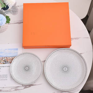 Vente en gros d'usine de 2 ensembles de dîner en porcelaine blanche sûrs pour les aliments de mariage à l'hôtel - Product Image 1