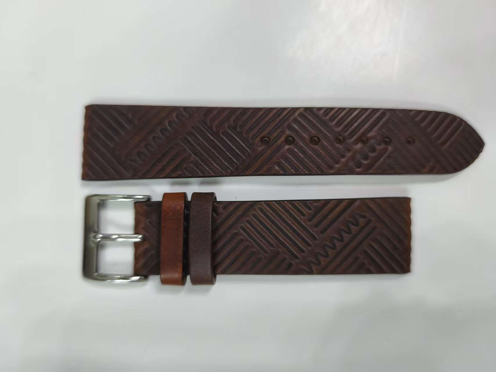 Customized high quality ODM design oil wax calfskin flat watch strap 18MM/20MM with stamped special lines pattern