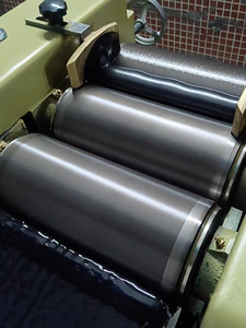 Molino de tres rodillos para <span class=keywords><strong>licor</strong></span> de chocolate/fresadora de tres rodillos/Molino de 3 rodillos para pintura - Product Image 3