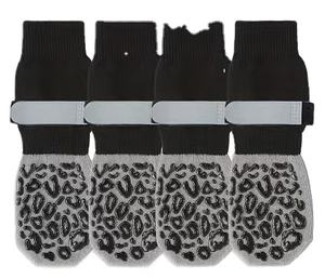 थोक कुत्ते पट्टियों के साथ विरोधी स्लिप बड़े मध्यम कुत्तों के पट्टियों के मोजे जूते पालतू जानवरों को कवर करते हैं - Product Image 1