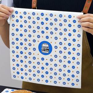 Papel de Envolver para Sándwiches a Prueba de Grasa, de Grado Alimenticio, con Diseño Personalizado, Logotipo Personalizado, Pulpa de Madera Virgen, Laminado con Revestimiento de PE - Product Image 5