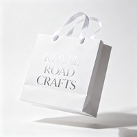 Sac de courses en papier blanc uni recyclable, personnalisé avec logo ROYAL ROAD CRAFTS estampé argent, en coton torsadé réutilisable pour vêtements