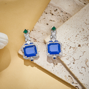 <span class=keywords><strong>Orecchini</strong></span> <span class=keywords><strong>Pendenti</strong></span> di Lusso con <span class=keywords><strong>Rubino</strong></span>, Gioielli in Ottone con Gemme Quadrate Blu-verde Texturizzate e Smalto ad Alta Temperatura - Product Image 5
