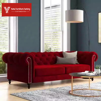 Canapé trois places en velours rouge style rétro américain, design antique français, pour salon de maison individuelle, petit format