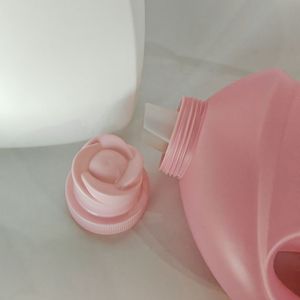 ขวดน้ำยาซักผ้าขนาด 2 ลิตร พร้อมหัวจ่ายแบบขายส่ง, ถังบรรจุภัณฑ์สารเคมีขนาดใหญ่สำหรับใช้ในชีวิตประจำวัน, น้ำยาซักผ้าขนาด 2 ลิตร - Product Image 3