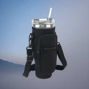 Pour 40oz couvercle de tasse isolé vente chaude Portable mode bandoulière <span class=keywords><strong>porte</strong></span>-<span class=keywords><strong>bouteille</strong></span> d'eau barre - Product Image 1