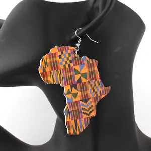 Sıcak satış takı afrika haritası anahat ahşap küpe afrika renkli baskılı çizgili geometrik küpe kadınlar için