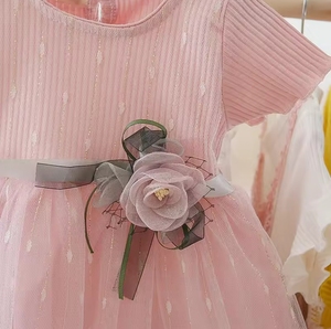 Nuovo Vestito Estivo per Bambine, Stile Principessa, Lunghezza al Ginocchio, con Fiocco Floreale, Design a Strati in Tulle per Feste di Compleanno - Product Image 4