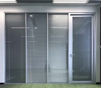 Chine ManufacturerDouble panneaux de mur de verre modulaires en aluminium de bureau cloison mobile avec persienne