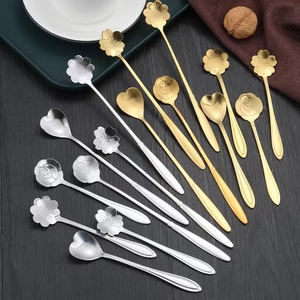 Cuillère à café en acier inoxydable à long manche, motif fleur de cerisier, pour mélanger le café, les desserts, utilisation en soirée - Product Image 1