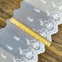 Dentelle en tulle de nylon brodée de papillons vifs de 20,0 cm, maille douce pour la décoration textile de la maison