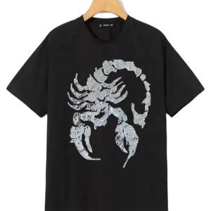 Old School Scorpion prêt à expédier Design personnalisé strass hommes mode tendance noir unisexe t-shirt - Product Image 1