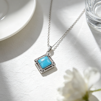 Collier bohème en pierres précieuses Moyu Jewelry, pendentif en turquoise Kingman avec argent sterling plaqué rhodium et chaîne réglable