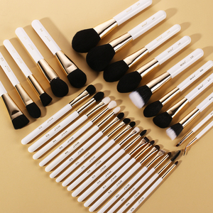 <span class=keywords><strong>Brochas</strong></span> <span class=keywords><strong>De</strong></span> Maquillaje multifuncionales <span class=keywords><strong>De</strong></span> lujo <span class=keywords><strong>De</strong></span> oro blanco <span class=keywords><strong>Brochas</strong></span> <span class=keywords><strong>De</strong></span> Maquillaje Natural Goat Pony Hair Face Brush Set Private Label - Product Image 3