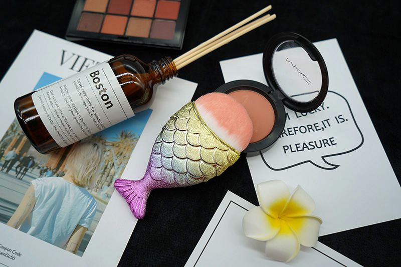 Custom Logo Personalised Double Side Head Cosmetic Mini Facial Big One Piece Soft Hair Face Mask Kit Set Makeup Glitter Brush