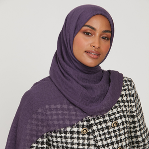 Hijab froissé en modal à fleurs ethniques pour femmes, écharpe légère et respirante, tenue quotidienne pour les voyages, conception de feuilles Bawal pour musulmans - Product Image 2