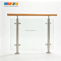 HJ Designs de balustrades de balcon, balustrades en verre extérieures, mains courantes d'escalier, balustrades de balcon extérieures minimalistes sur mesure, balustrades et clôtures