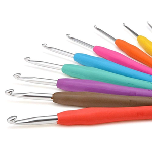 Shoes <b>Crochet</b> <b>Hooks</b> With Silicone Handle Metal Sewing Needles Yarn Hand Knitting Accessories 2-10mm - Product Image 2