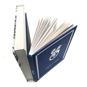 Impresión de Libros de Anime en Blanco y Negro con Tapa Dura Digital, Cubierta de Tela, Material de Cartón, Servicios de Impresión de Tamaño Personalizado - Product Image 3