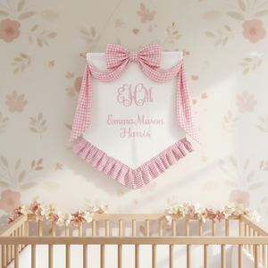 Bandera de Lujo de Lona Rosa a Cuadros con Nombre Bordado y Gran Lazo para Cuna de Hospital, Decoración Familiar para Bebé - Product Image 2