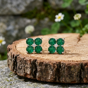 Boucles d'oreilles clous en argent sterling 925 avec onyx vert – Grappe de quatre feuilles avec centre en oxyde de zirconium - Product Image 4