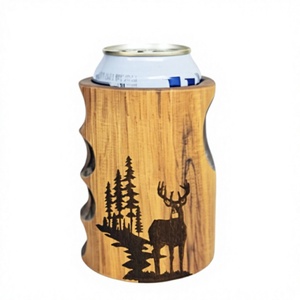 Portabevande in legno con design cervi e alberi, isolato e portatile, per il campeggio - Product Image 1