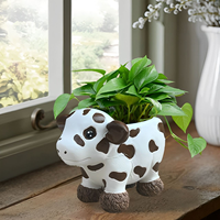 Pot Bunga Hewan Lucu Sapi Dataran Tinggi Resin Figurine Dekoratif Rustic untuk Meja Balkon Halaman Belakang Taman Ornamen Rumah Teras