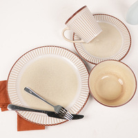 Ensemble de vaisselle en grès européen de forme classique glaçure réactive 16 pièces ensemble d'assiettes et de bols en céramique plats et assiettes de Restaurant