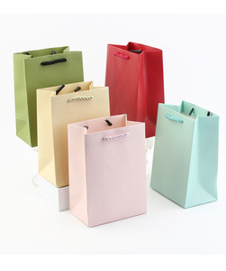 Colorful <strong>Pattern</strong> <strong>Paper</strong> Bag Jewelry Bag Fashion Gift Bag Birthday Gift Printing logo - Product Image 2