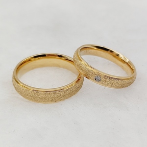 Diseñador esmerilado 24K chapado en oro amante alianza <span class=keywords><strong>Alianzas</strong></span> <span class=keywords><strong>de</strong></span> Boda 316L Acero inoxidable joyería nupcial pareja anillos <span class=keywords><strong>para</strong></span> hombres <span class=keywords><strong>y</strong></span> mujeres - Product Image 5