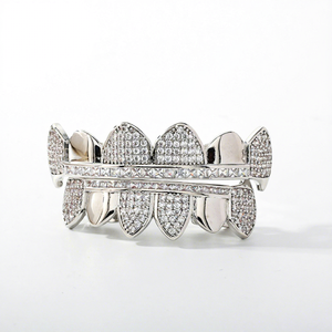 Grillz Hip Hop Iced Out, Capuchons dentaires micro-pavés en zircon plaqué or et argent, Bijoux dentaires pour rappeurs, Décoration de fête - Product Image 1