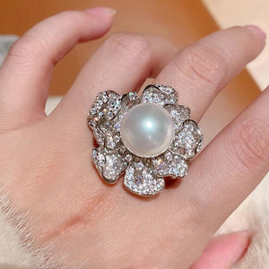 Anello di perle T0572 con design floreale in diamanti naturali per donna, gioiello da festa - Product Image 5