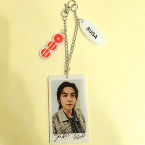 Portachiavi in acrilico KPOP V JUNGKOOK JIMIN RM Arirang World Tour, targhetta con nome alla moda JHOPE <span class=keywords><strong>JIN</strong></span> JIMIN, accessorio decorativo per borsa e chiavi - Product Image 5
