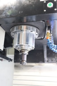 Bán buôn trung tâm gia công CNC phay vmc856 3 5 trục CNC gia công Trung tâm gia công kim loại - Product Image 5