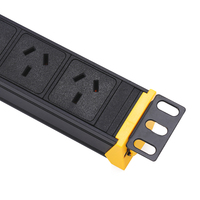 Équipement de distribution d'énergie PDU à 7 voies pour support d'armoire de serveur de salle informatique en Australie avec panneau rotatif à 360 degrés