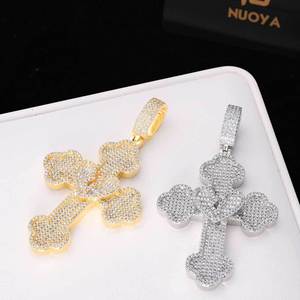 ขายส่งจี้เงินแท้ 925 GRA VVS มอยส์ซาไนต์รูปหัวใจแตก Emo Bling ประดับเพชร ผ่านการทดสอบ Iced Pass Tester สำหรับธุรกิจ B2B - Product Image 6