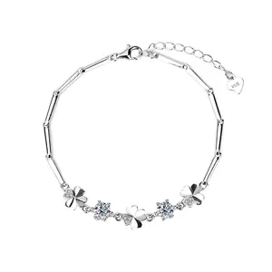 Fashionable S925 Sterling Silver 4 Leaf Clover 2 Carat Moissanite Diamond Bracelet For Women