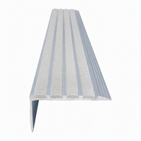 Fournisseur de revêtements de marches d'escalier, Bande abrasive antidérapante pour nez de marche, Bandes de finition pour escaliers, Profil antidérapant pour bord de marche, Profil de marche à surface texturée pour extérieur
